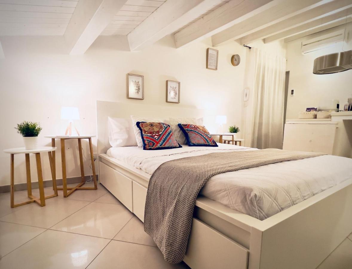 Rooms 153 Principe Umberto Noto Buitenkant foto
