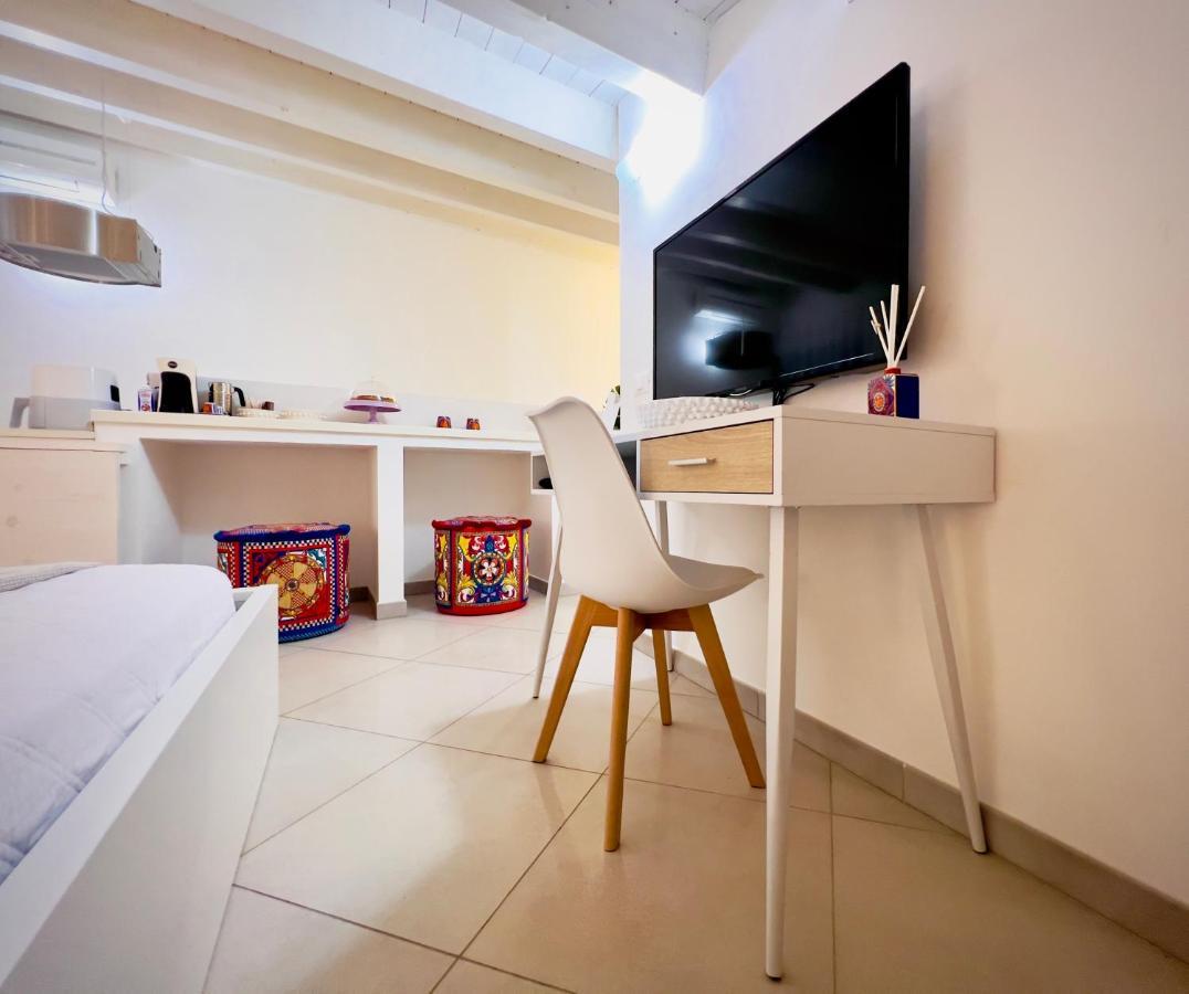 Rooms 153 Principe Umberto Noto Buitenkant foto