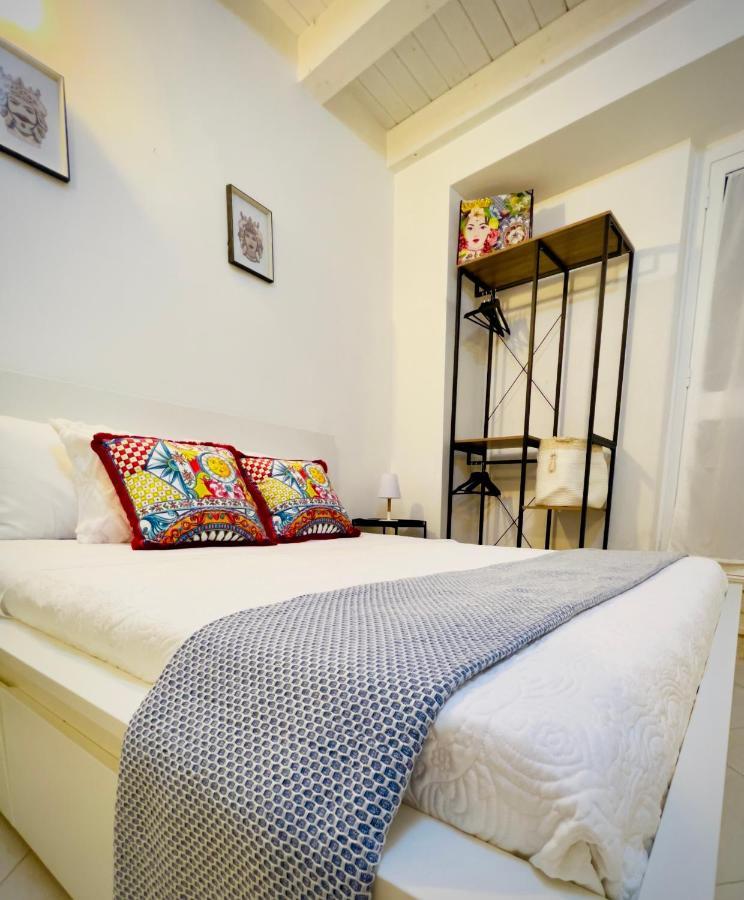 Rooms 153 Principe Umberto Noto Buitenkant foto
