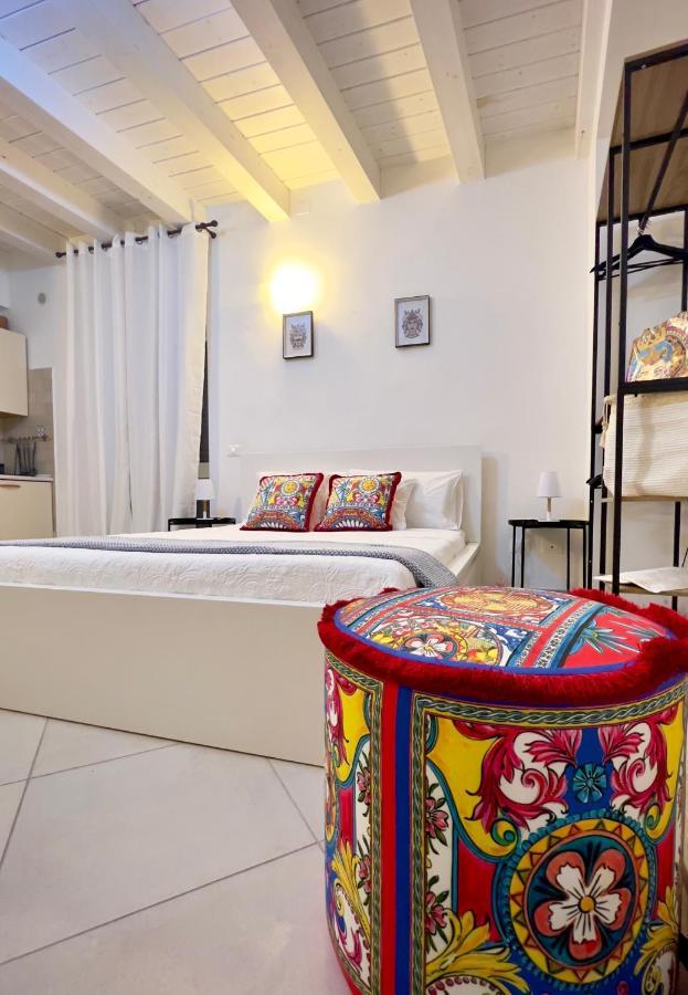 Rooms 153 Principe Umberto Noto Buitenkant foto