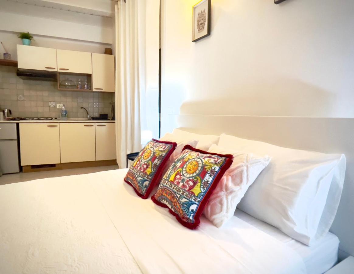 Rooms 153 Principe Umberto Noto Buitenkant foto